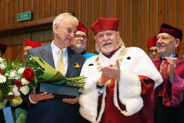 Jubileusze Collegium Medicum UMK uroczystość w Bydgoszczy (Filharmonia Pomorska,  25.11.2024) [fot. Andrzej Romański] Kliknij, aby powiększyć zdjęcie