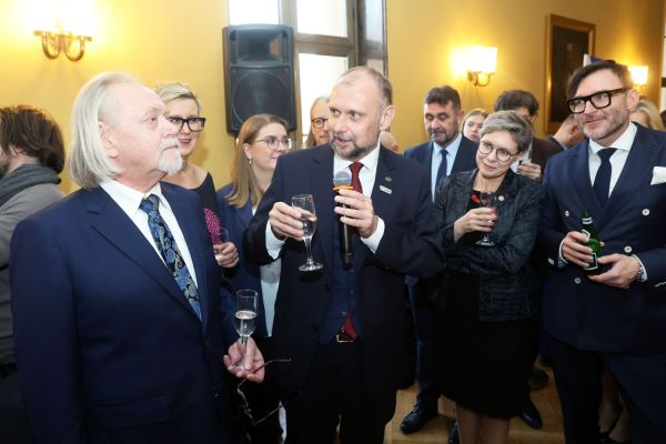 Jubileusze Collegium Medicum UMK uroczystość w Bydgoszczy (Filharmonia Pomorska,  25.11.2024) [fot. Andrzej Romański] Kliknij, aby powiększyć zdjęcie