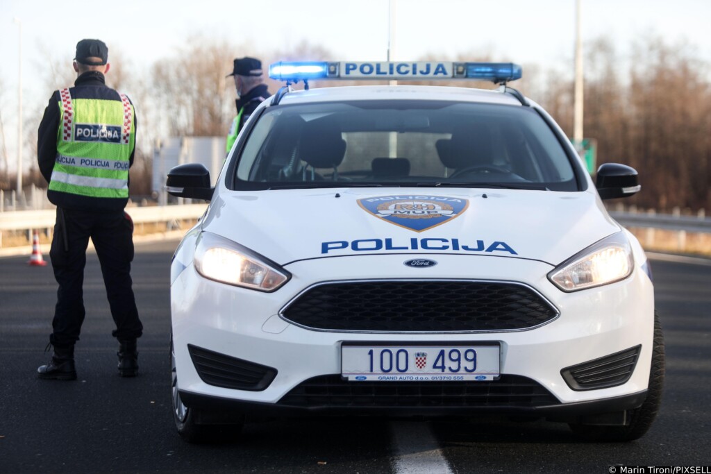 HAK: Zbog prometne nesreće na A6 u smjeru Zagreba vozi se jednim trakom