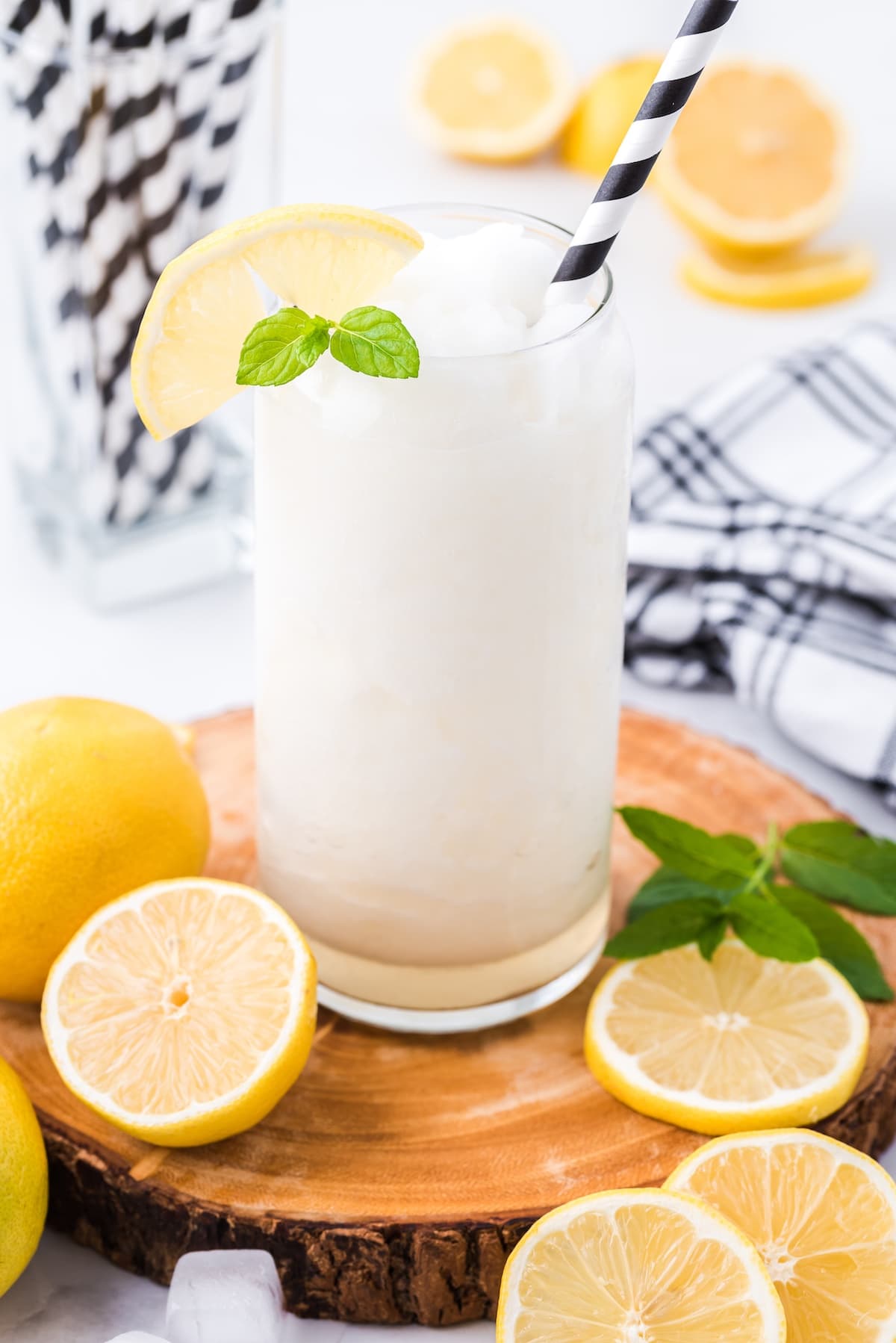 alcoholic frozen lemonade