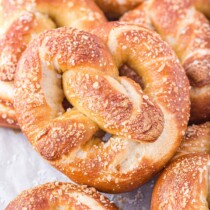 soft pretzel featured image