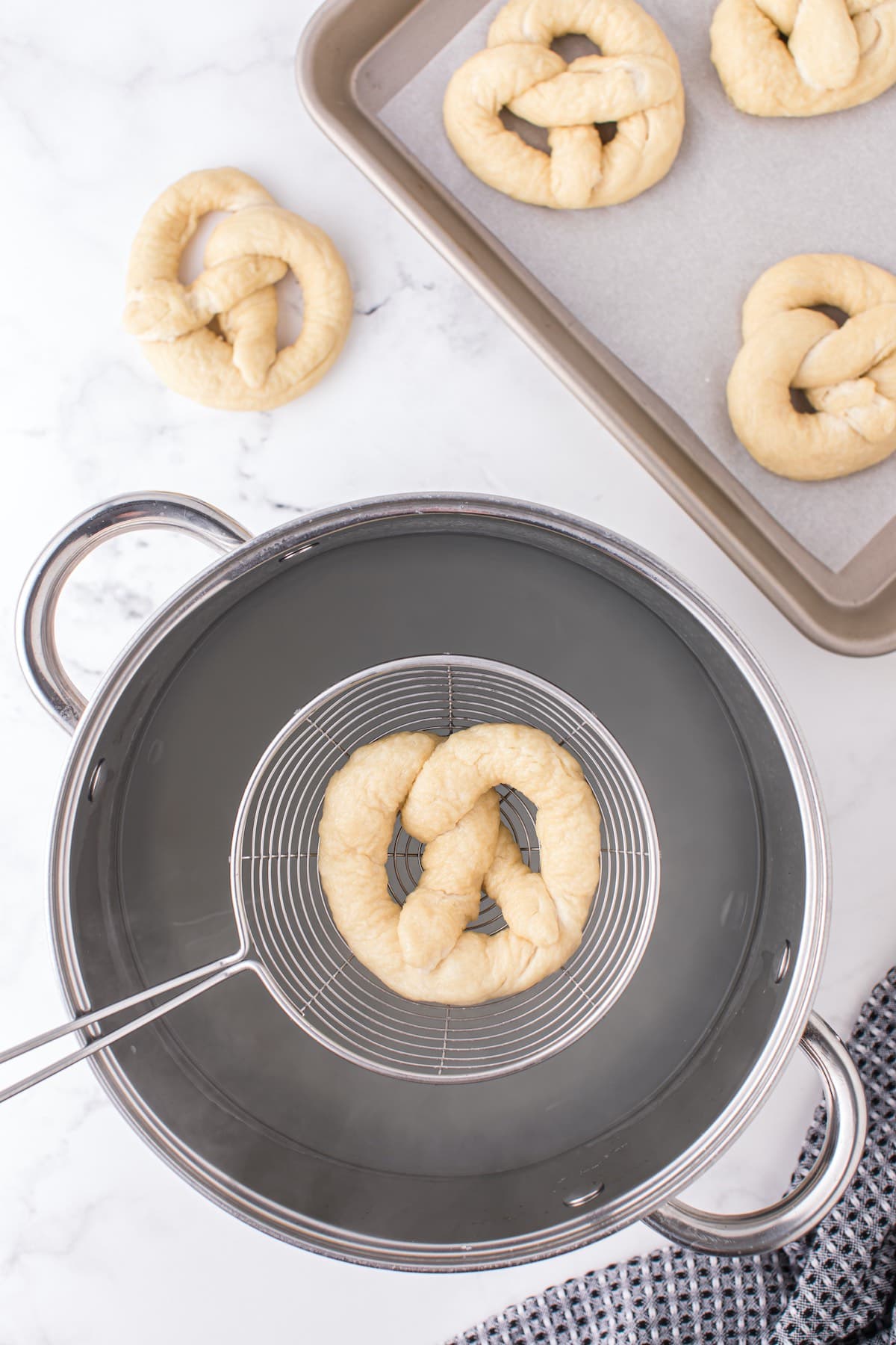 boil the dough in baking soda water