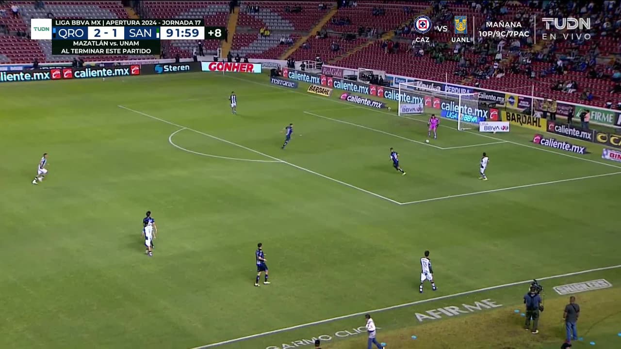 ¡Oso de Acevedo! Cisneros marca el tercer gol para los Gallos