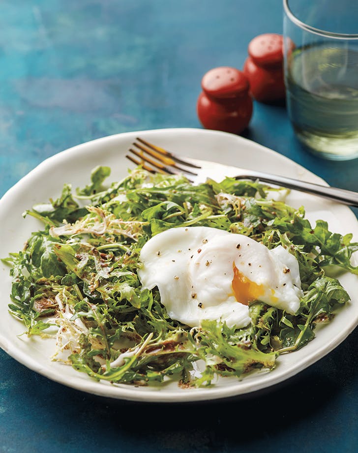 healthy egg breakfasts: poached egg with frisee and arugula salad