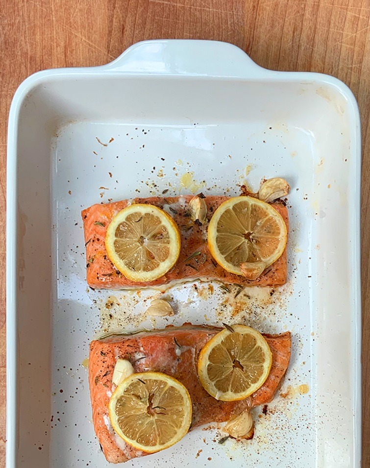 ketogenic dinner recipes: lemon salmon garlic thyme