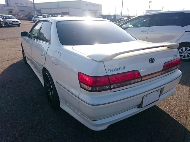 A Classy Dominator On The Drift Track In Japan The Toyota Mark Ii Japan Car Direct Jdm Export Import Pros