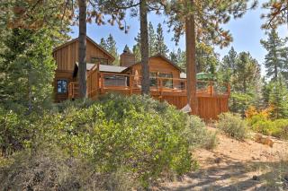 Kings Beach Lodge with Hot Tub and Lake Tahoe Views! - Kings Beach