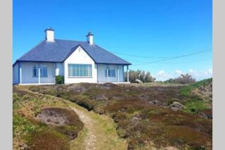 THE CREST- 4 BED SEA VIEW PROPERTY -TREARDDUR BAY - Trearddur