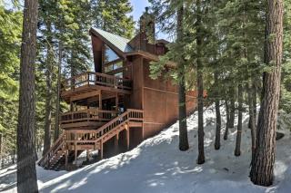 Modern Tahoe Donner Retreat with Deck and Grill! - Truckee