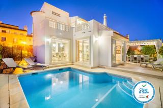 WHome | Prime Hideaway Luxury Villa - Quarteira