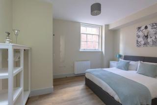 Apartment 4, Isabella House, Aparthotel, By RentMyHouse - Hereford