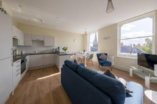 Apartment 5, Isabella House, Aparthotel, By RentMyHouse - Hereford