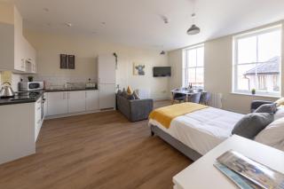 Apartment 6, Isabella House, Aparthotel, By RentMyHouse - Hereford