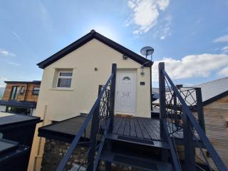 Perfect Location 2 BR serviced apartment Nr Bike Park Wales & Brecon Beacons - Merthyr Tydfil