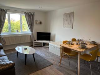 The Aldridge 2 Bedroom Apartment with FREE Parking - Ibstock