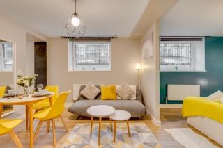 Modern Serviced Apartment Stevenage Town Centre up to 4people - Stevenage