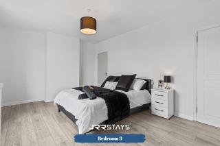 Nuneaton - Ideal 3 Bedroom, Wi-fi Parking, Sleeps 6 - JRR Stays - Stockingford