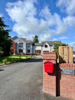 Roseberry House - Newcastle Emlyn