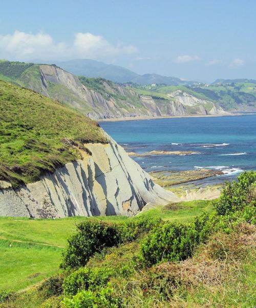 Una bonita panorámica de Costa Vasca