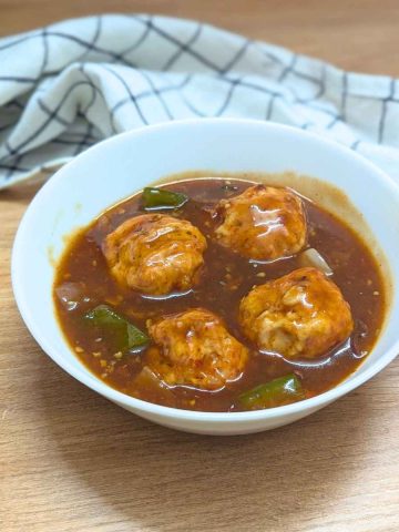 Chicken Manchurian curry served in a bowl