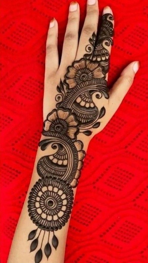 Simple Mehndi Design Photo