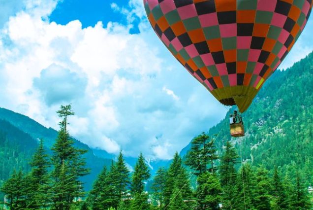 Hot air balloon in Manali