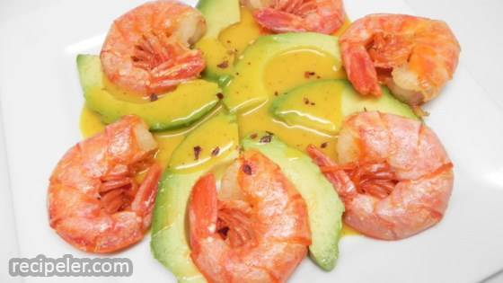 Antipasto di Gamberi e Avocado con Maionese alla Senape (Prawn and Avocado Starter with Mustard Dip)