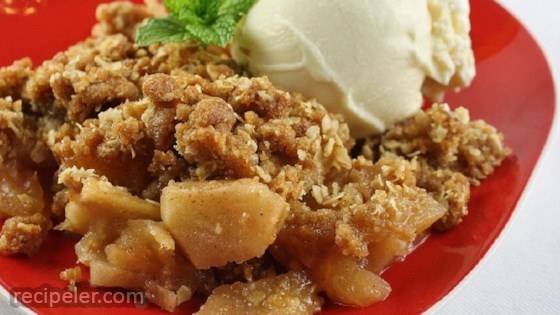 Apple Crisp with Oat Topping