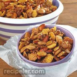 caramel snack mix