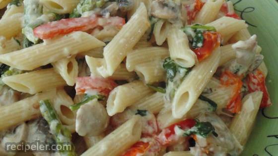 Creamy Penne Pasta Primavera