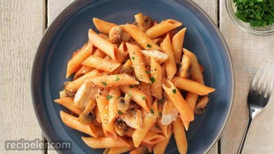 Gluten Free Penne with Chicken and Vodka Sauce