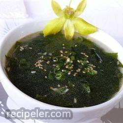 Korean-style Seaweed Soup