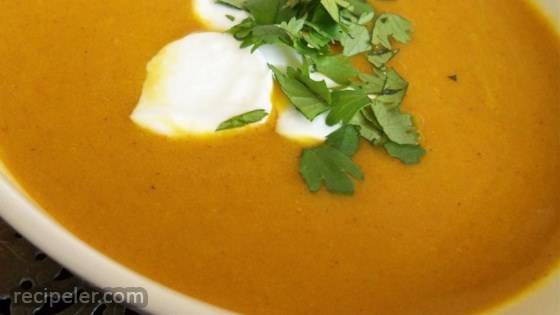 Vegan Carrot Curry Soup