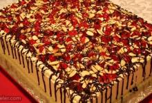 banana split cake