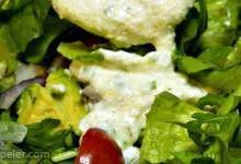 Creamy and Cheesy Ranch Dressing