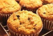 moist banana muffins