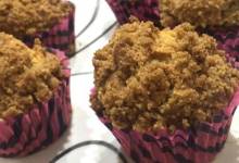 moist banana streusel muffins