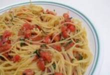 Pasta with Fresh Tomato Sauce