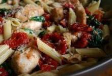 Spinach and Sun-Dried Tomato Pasta