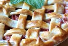 Strawberry Raisin Rhubarb Pie