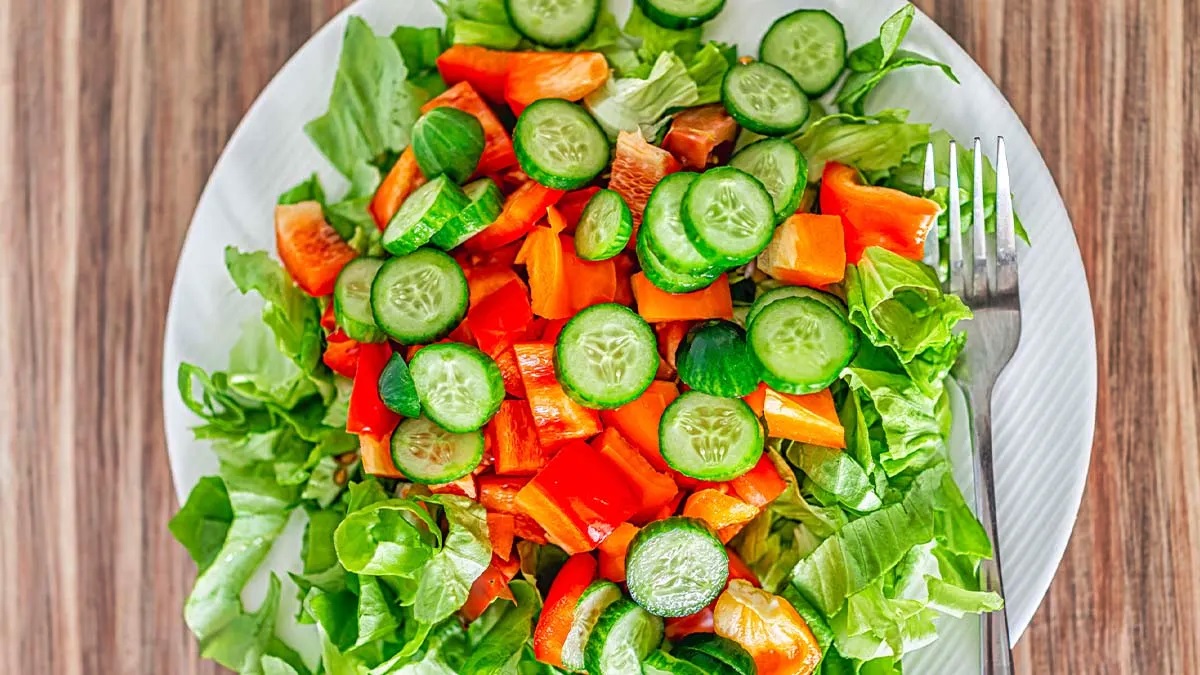 how-to-chop-vegetables-for-veggie-pizza