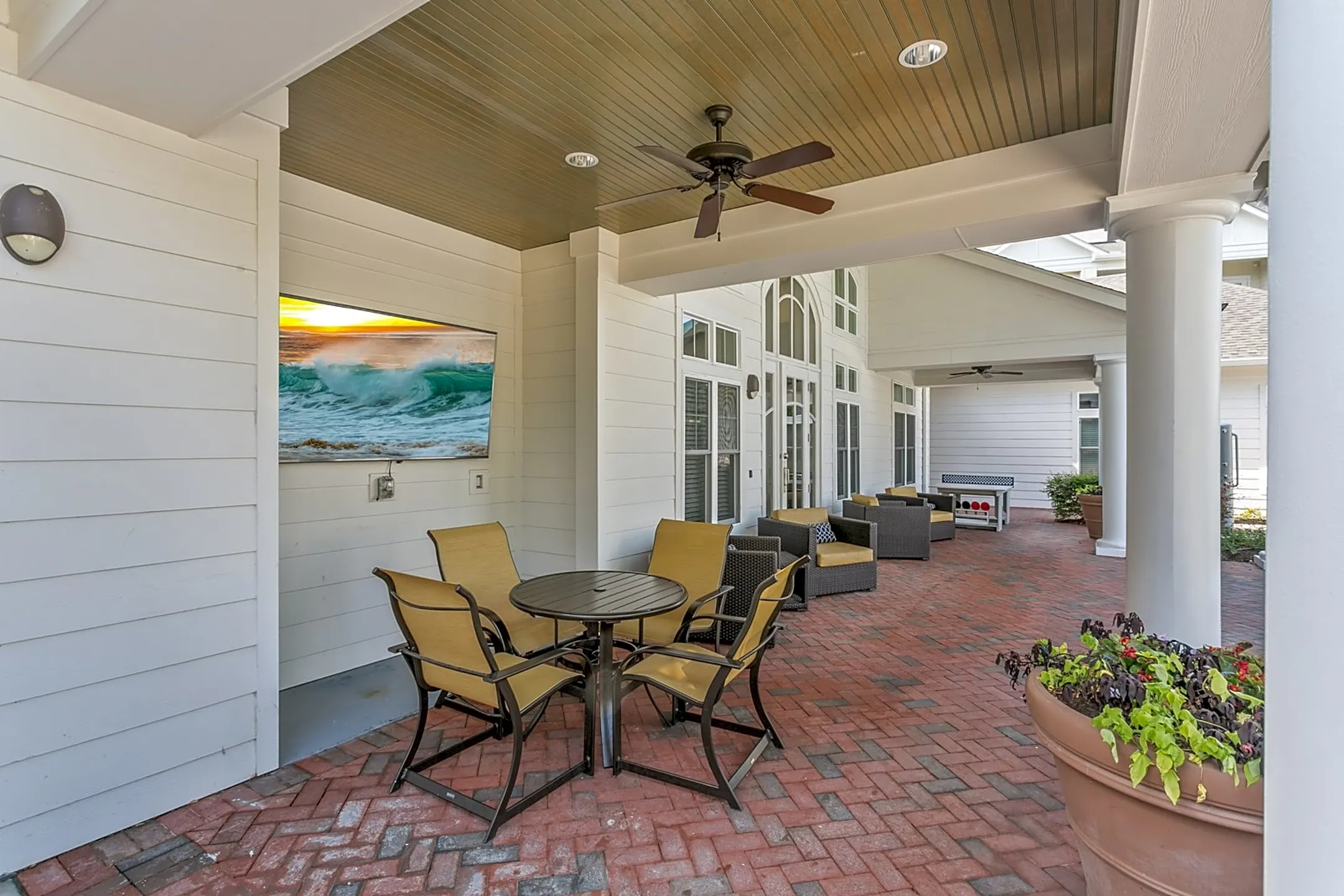 Dining Room - Hampton Roads Crossing - Suffolk, VA