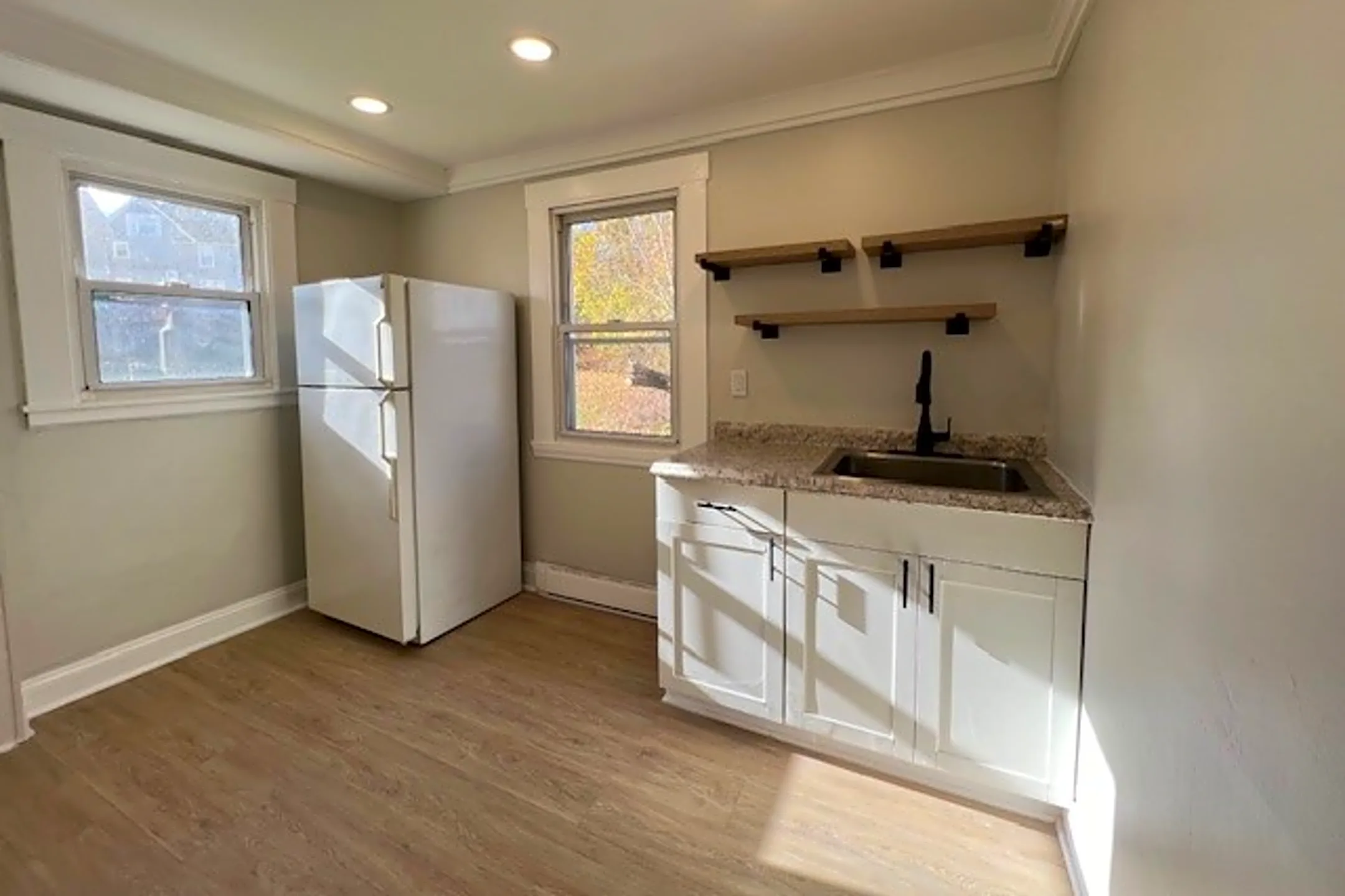 Kitchen - 13 Highland Cir - Naugatuck, CT