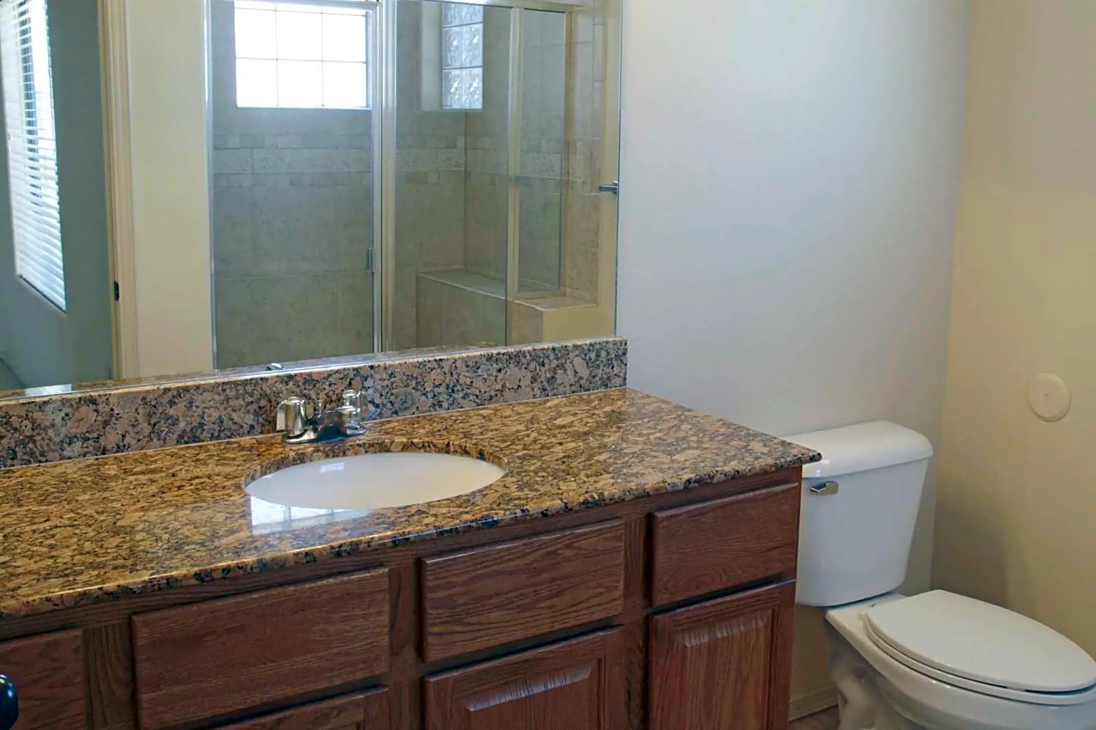 Bathroom - The Ridge At Organ Vista - Las Cruces, NM