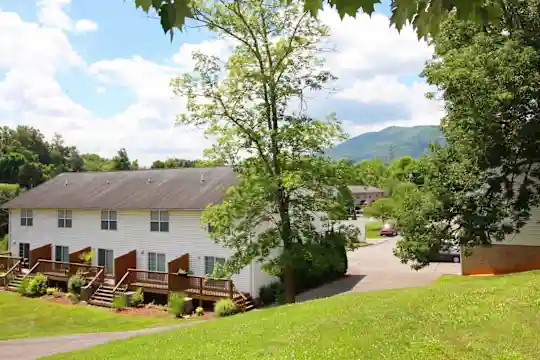 Swadley Park and Creekside Village Apartments - Johnson City, TN - Photo 6