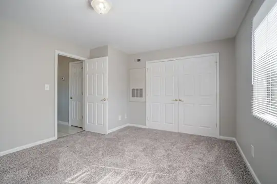 Colonial Village Apartments - Lincolnton, NC - Photo 2