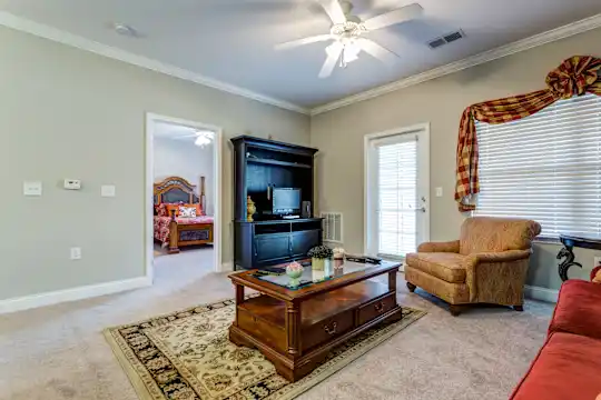 Carolina Place Apartments - Jacksonville, NC - Photo 3