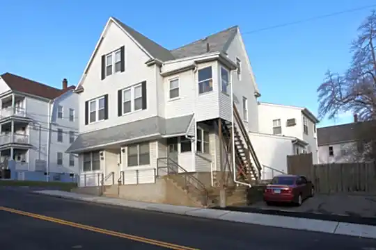 96 Sunnyside Ave unit Second Floor Front - Waterbury, CT - Photo 1