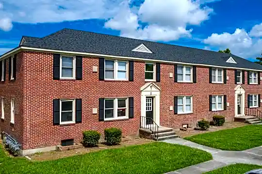 Bearfoot Landing Apartments - New Bern, NC - Photo 1