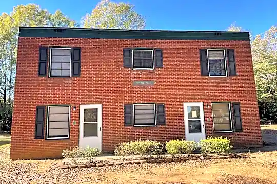 308 S Wadesboro Blvd unit 308 S. WADESBORO BLVD. APT #1 - Mount Gilead, NC - Photo 1